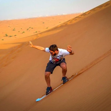 Book Tour di sandboarding ad Abu Dhabi